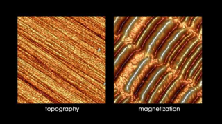 HDD 盘片表面的形貌图像（左）和磁力显微镜 (MFM) 相位图像（右）。磁扫描上的高区和低区是存储二进制1和0的磁偶极子方向不同的区域